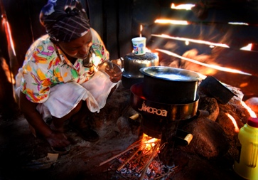 The Paradigm Project – Improved cook stoves in Kenya